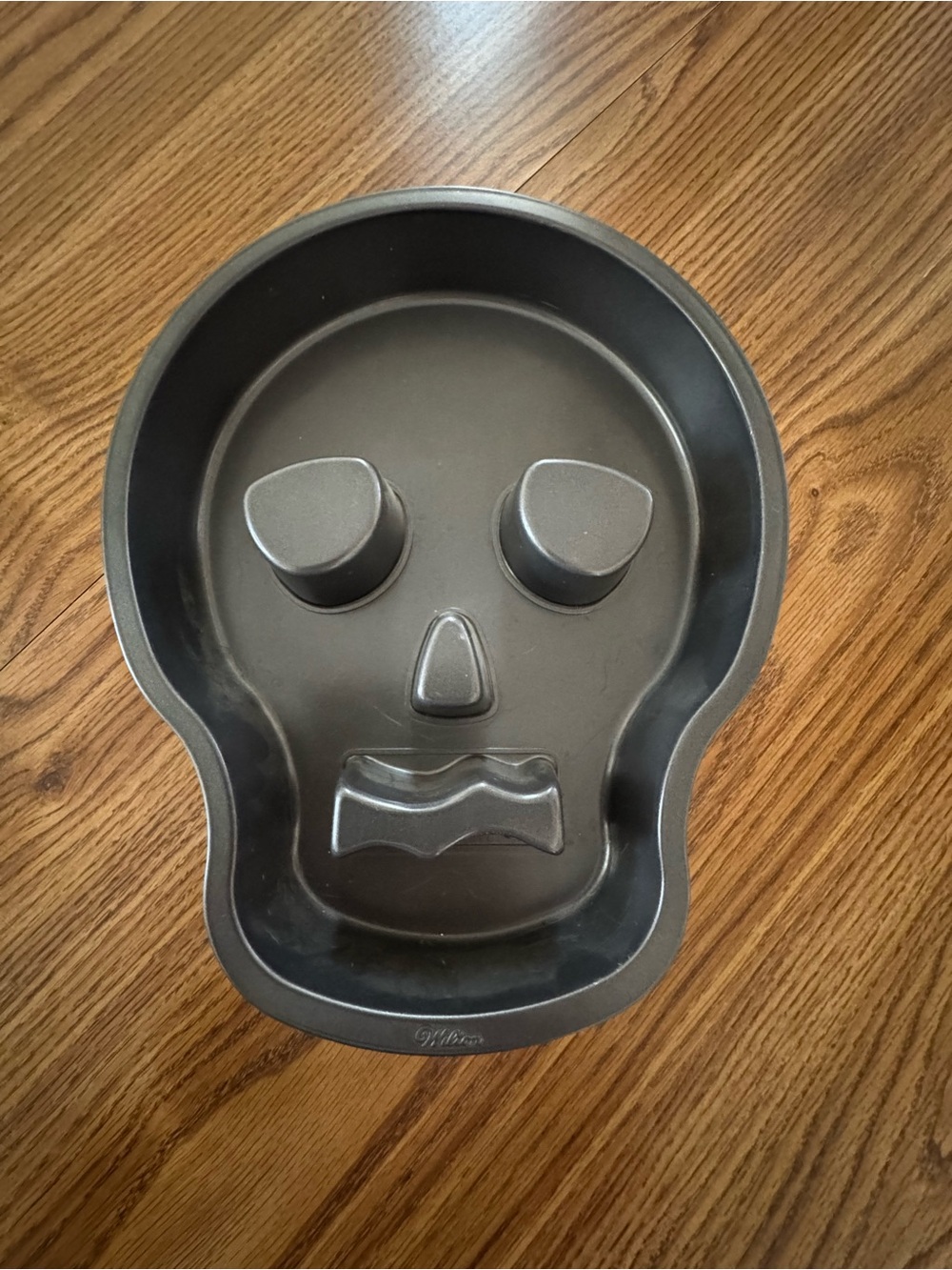 Wilton Non-Stick Skull Cake Pan Dia De Los Muertos Halloween